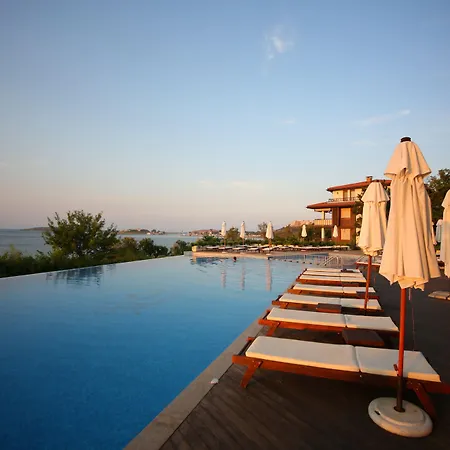 Santa Marina Village سوزوبول