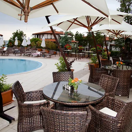 Santa Marina Village Hotel *
