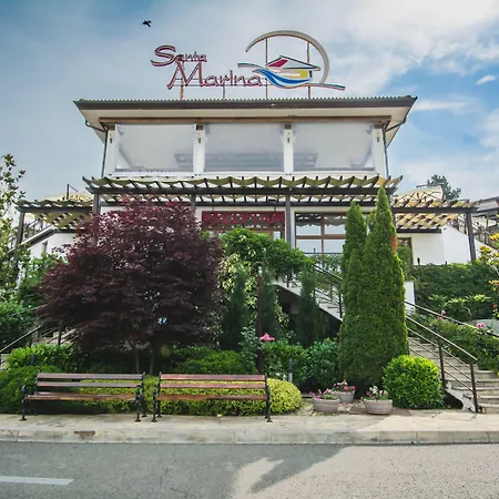 Santa Marina Village فندق *