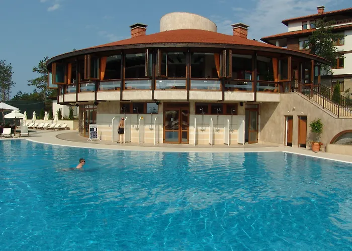 Santa Marina Village Szálloda