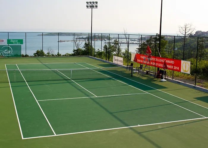 Szálloda Santa Marina Village *