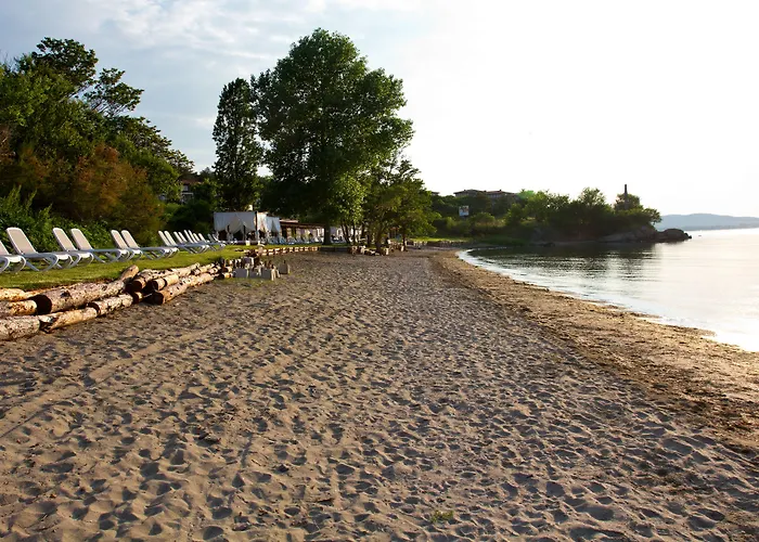 Szálloda Santa Marina Village *