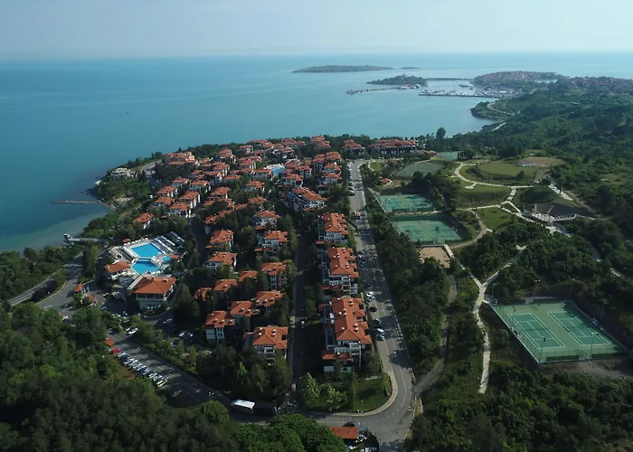 Santa Marina Village Szálloda *