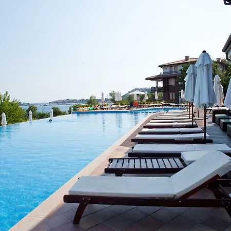 Готель Santa Marina Village