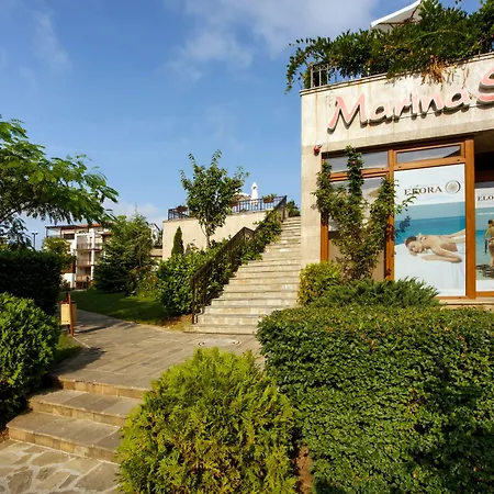 Готель Santa Marina Village *