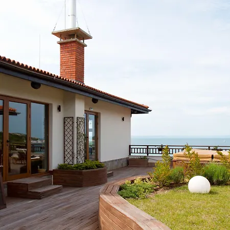 Santa Marina Village Готель *