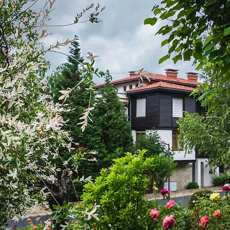 Santa Marina Village Готель *
