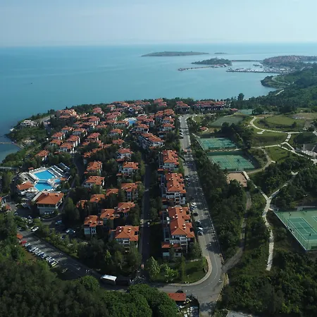 Santa Marina Village Отель *