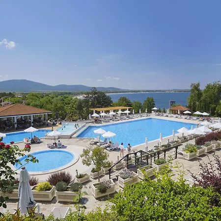 Santa Marina Village Готель *