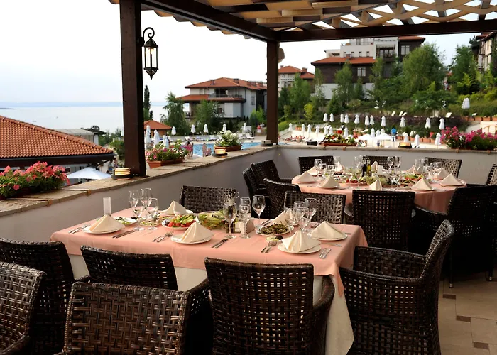 Santa Marina Village Hotel