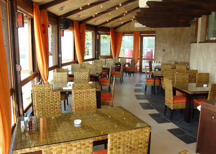 Santa Marina Village Hotel *