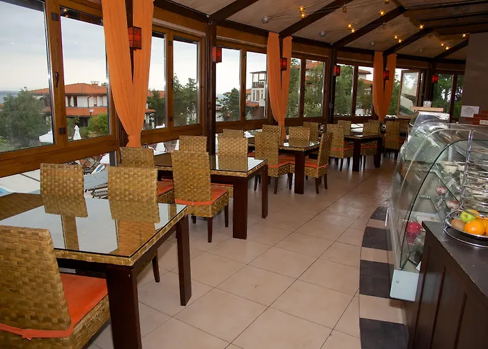 Santa Marina Village Hotel