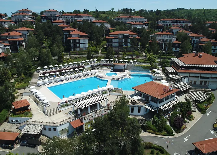 Santa Marina Village Hotel